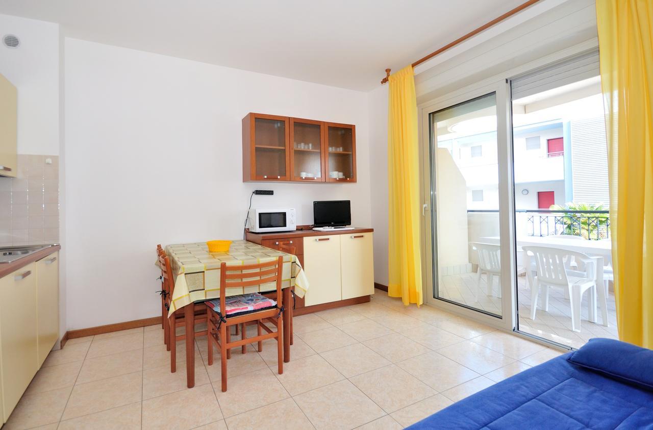 Residence Millennium Bibione Bagian luar foto