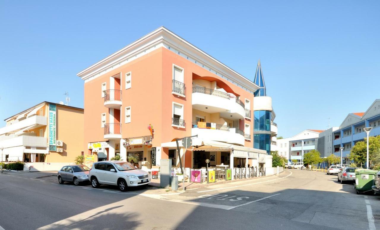 Residence Millennium Bibione Bagian luar foto